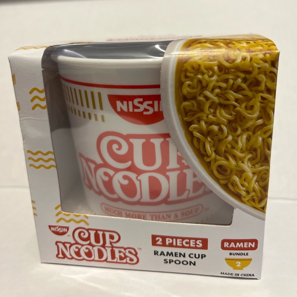 🍜 Nissin Cup Noodles Ramen Cup & Spoon Set – 2-Piece Bundle (New in Box!)